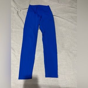 Your Go To Leggings 2.0 Born Primitive Blue. In great condition